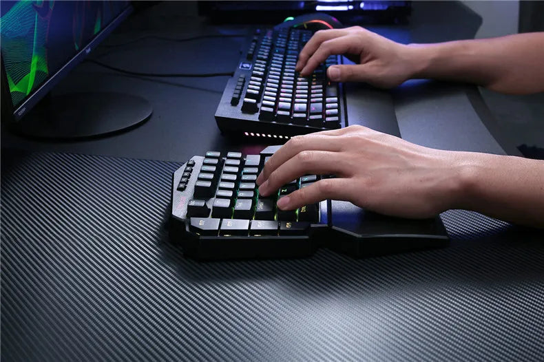 Teclado Gaming Una Mano Redragon K585 DITI | 42 Teclas | 2.4GHz Inalámbrico | RGB | 7 Macros | Hot-Swap | Redragon K585 DITI One-Handed Wireless Gaming Keypad 42 Keys 2.4GHz RGB 7 Macros Hot-Swap