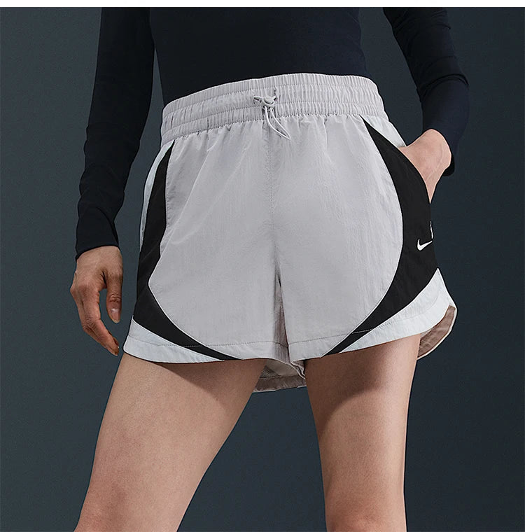 Nike HV4032-078 | Women's Woven Shorts | Running & Sportswear