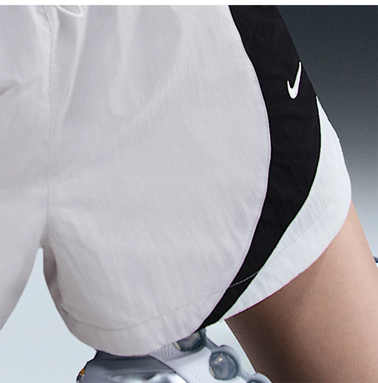 Nike HV4032-078 | Women's Woven Shorts | Running & Sportswear