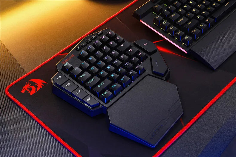 Teclado Gaming Una Mano Redragon K585 DITI | 42 Teclas | 2.4GHz Inalámbrico | RGB | 7 Macros | Hot-Swap | Redragon K585 DITI One-Handed Wireless Gaming Keypad 42 Keys 2.4GHz RGB 7 Macros Hot-Swap