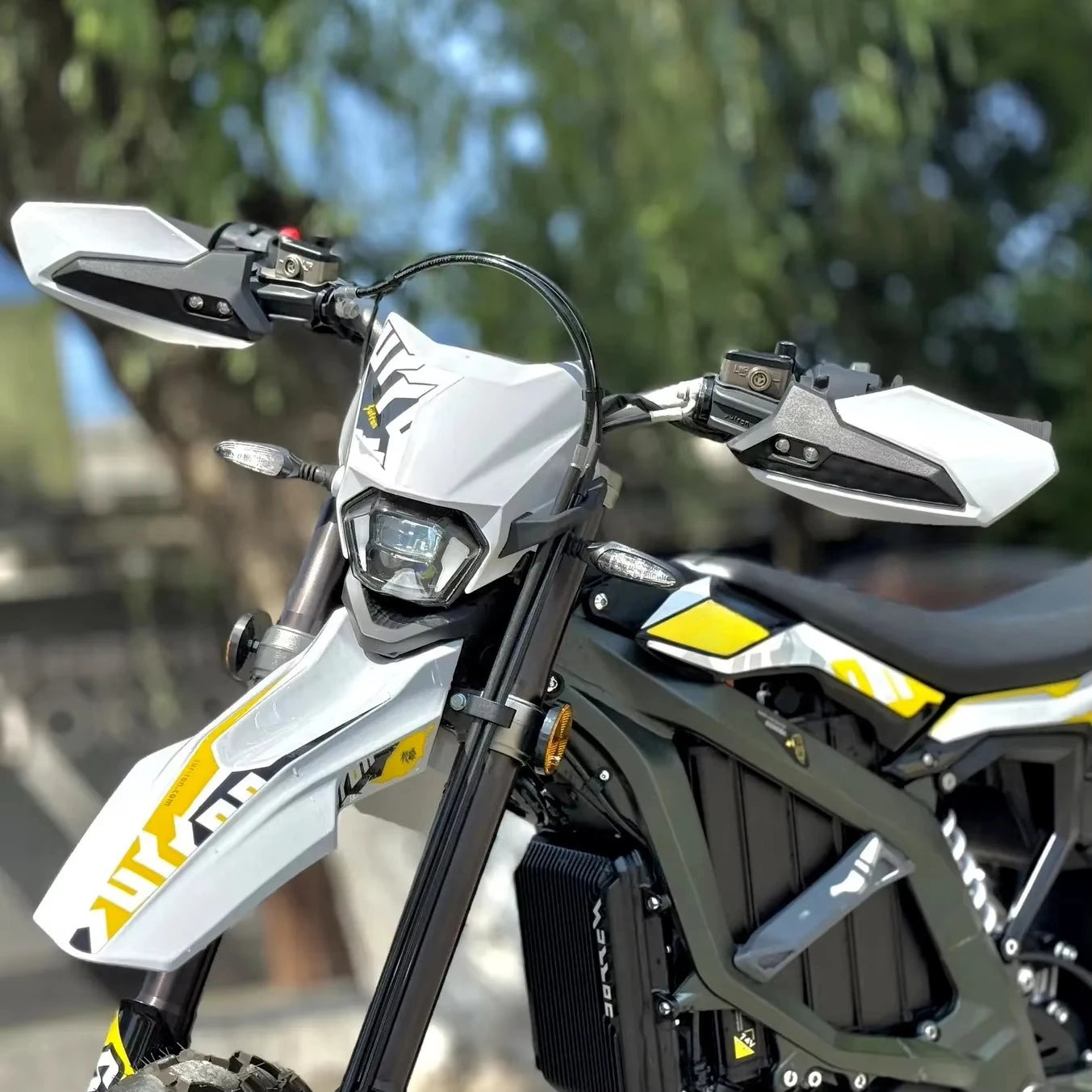 QQW Ultra Bee Moto Eléctrica | 12500W | 74V 55Ah | 440N·m | +90km/h | 3 Modos | Marco Aluminio | E-Motocross